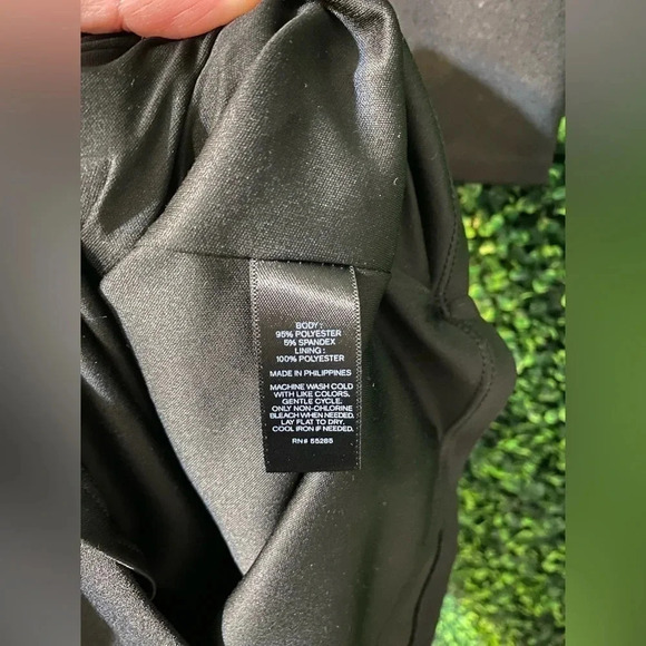 Express Fitted Dress with Puff sleeves - Size XS - Picture 6 of 9